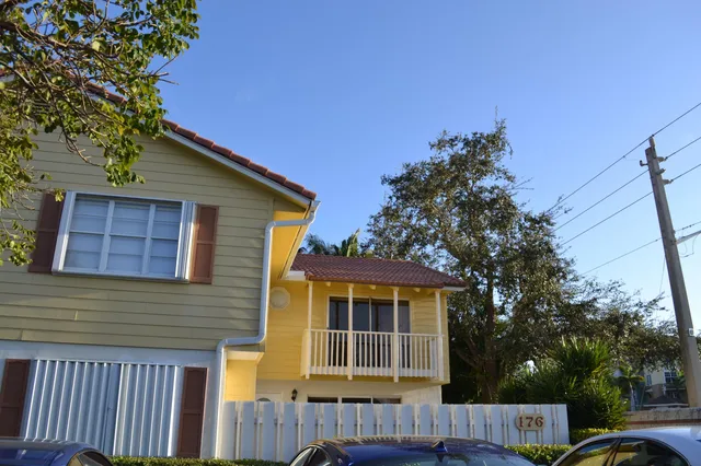 Residence photo 2