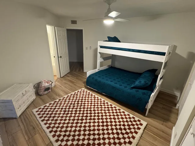 Residence photo 16