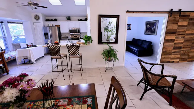 Residence photo 5