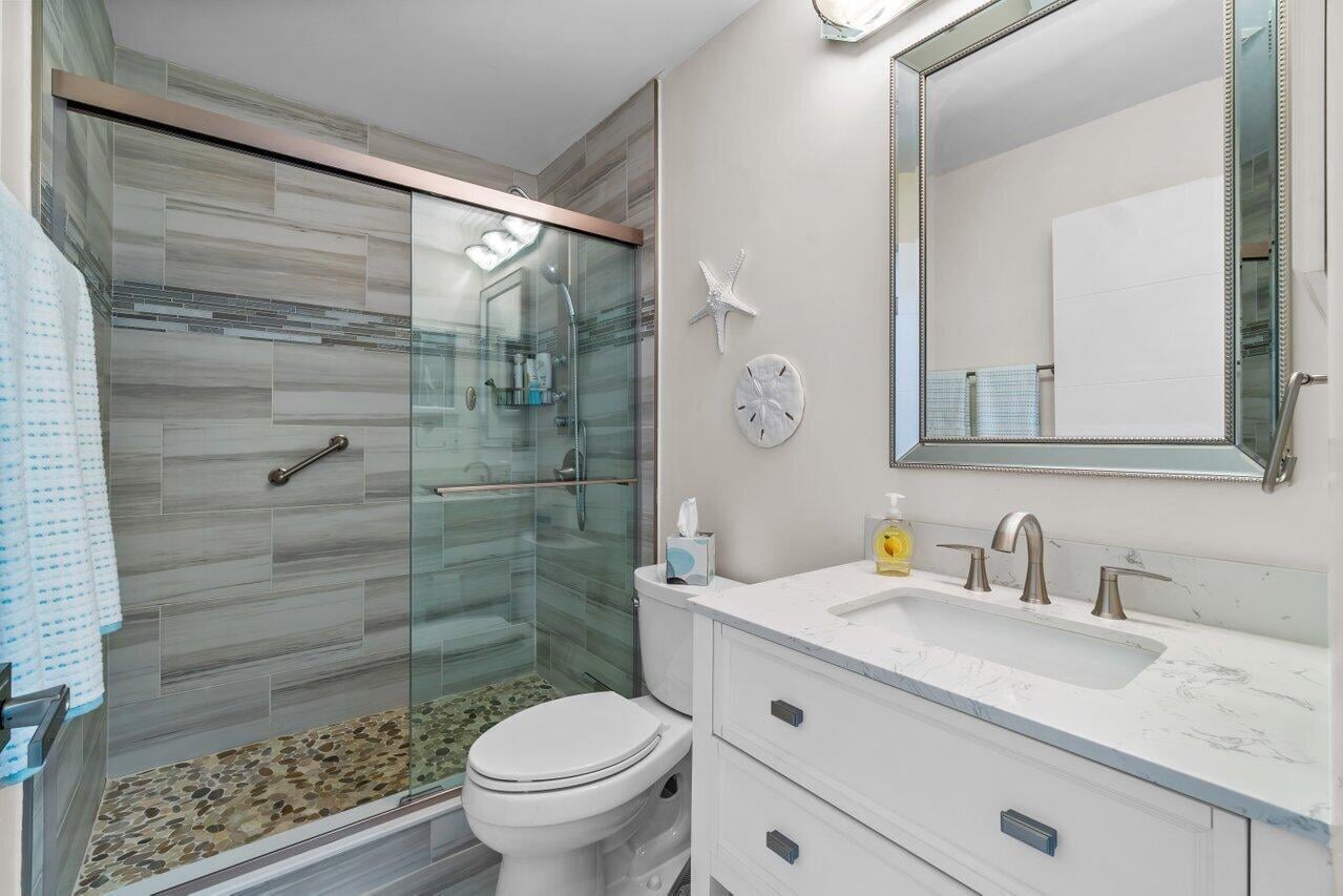 Unit 2050 photo 19