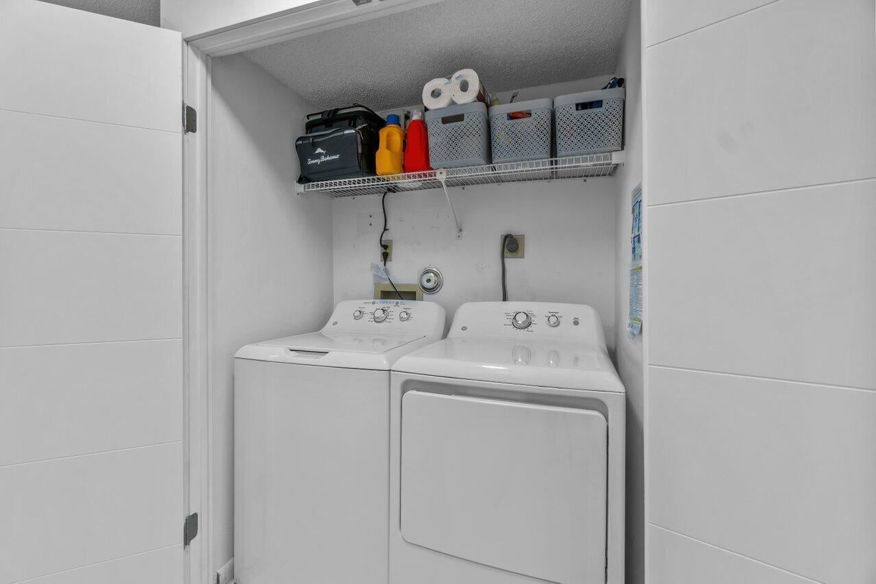 Unit 2050 photo 21
