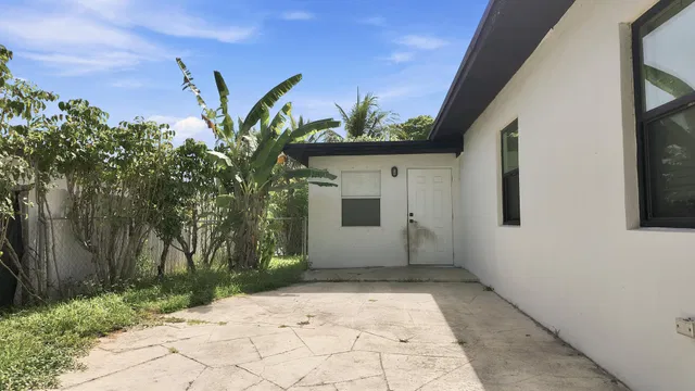 Residence photo 16