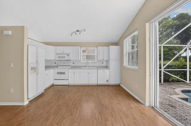 Residence photo 5