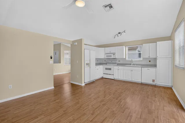 Residence photo 7