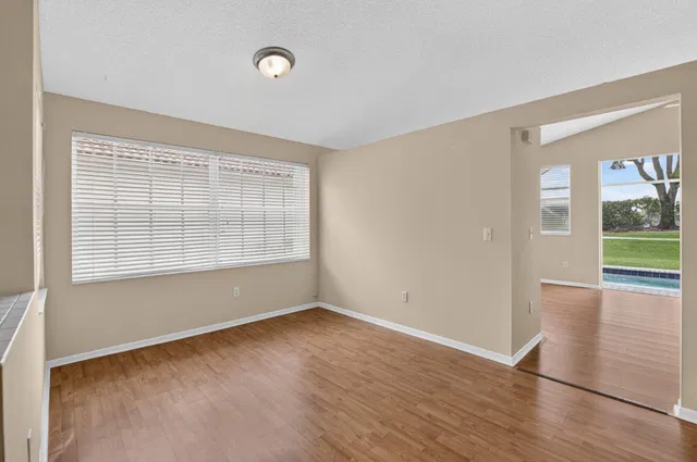 Residence photo 10