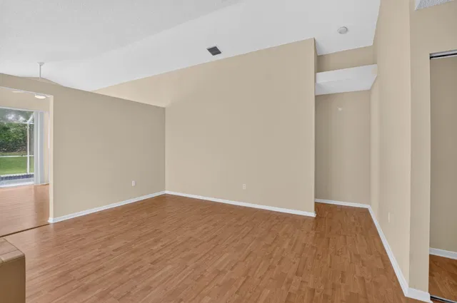 Residence photo 12
