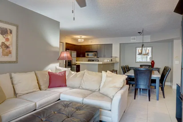 Unit 103 photo 11