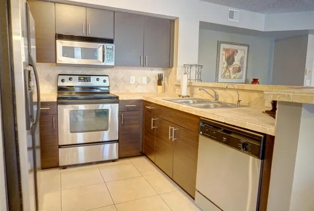 Unit 103 photo 15