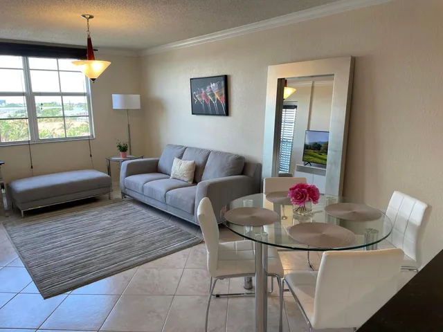 Flagler Pointe Unit 818 photo 4