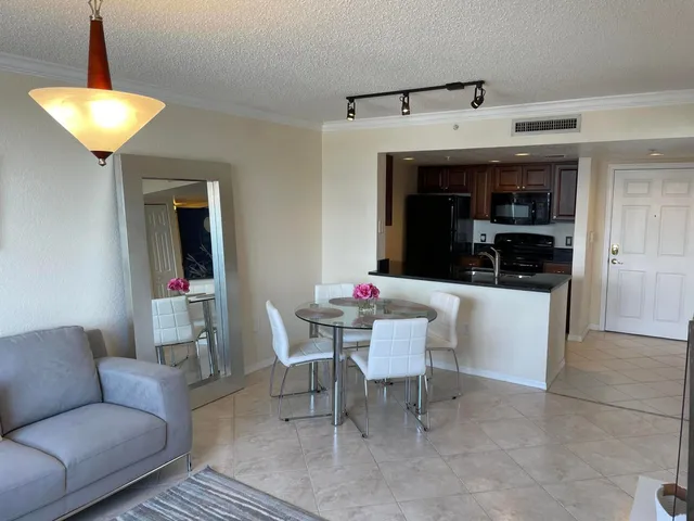 Flagler Pointe Unit 818 photo 5