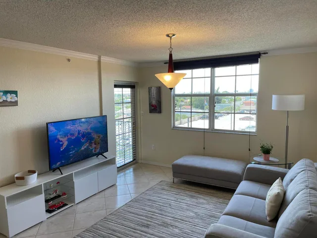 Flagler Pointe Unit 818 photo 6