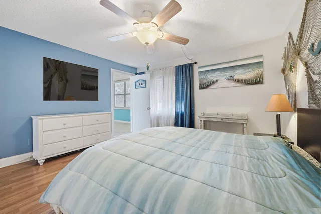 Unit H12 photo 12