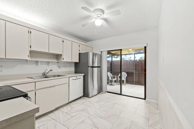  Residence photo 5