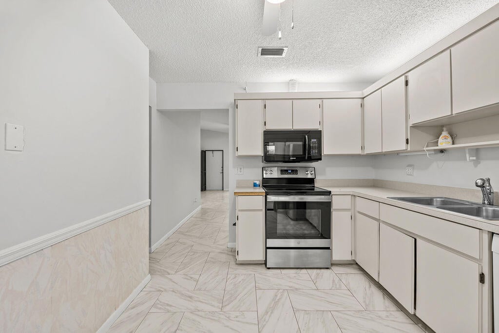  Residence photo 6