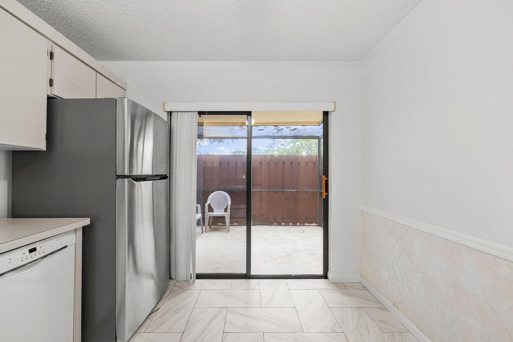  Residence photo 8