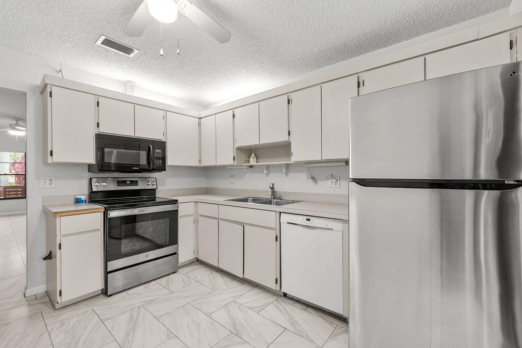  Residence photo 9