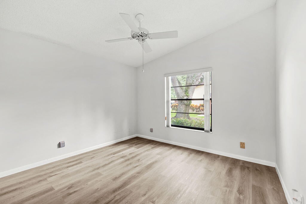  Residence photo 25