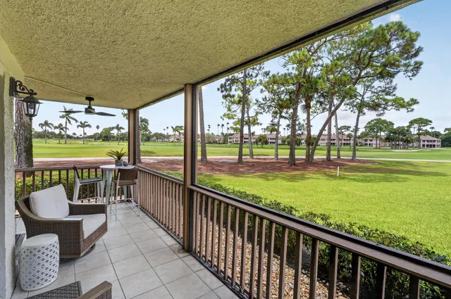 PGA National Palm Beach Gardens Residence photo 32