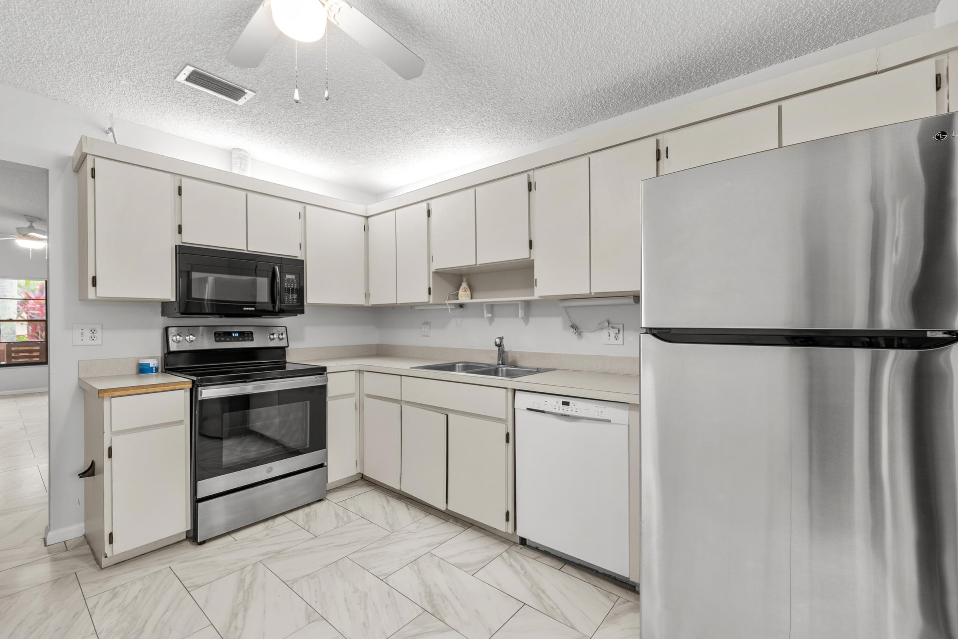  Residence photo 9