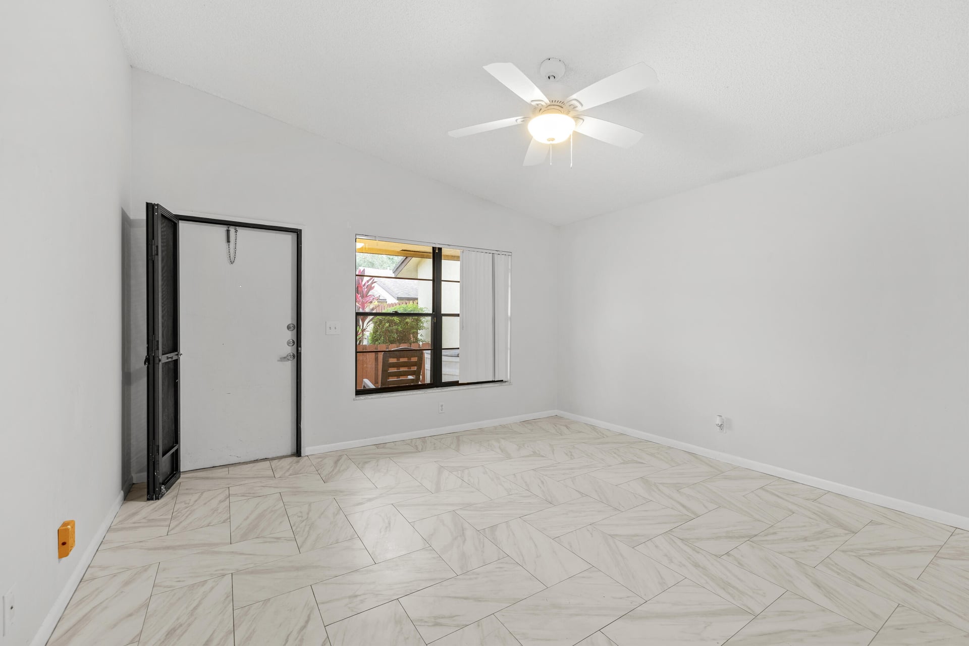  Residence photo 11