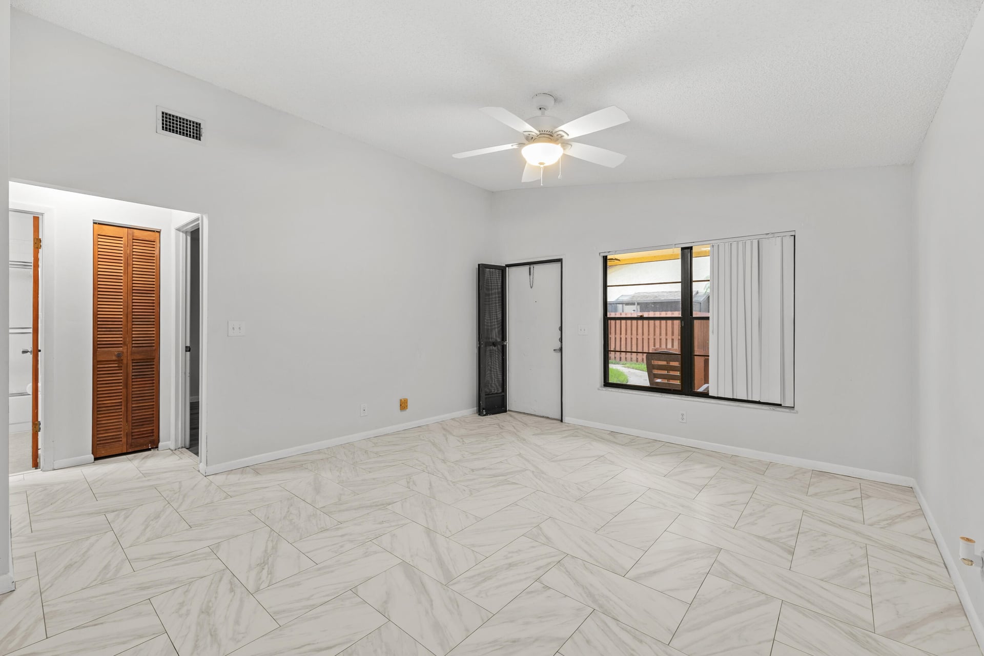  Residence photo 12