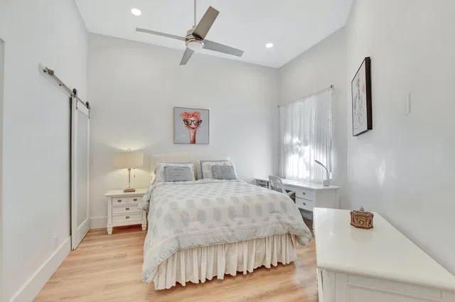 Residence photo 24