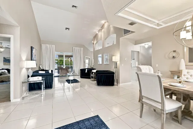  Residence photo 7