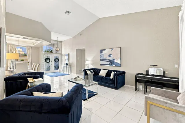  Residence photo 9