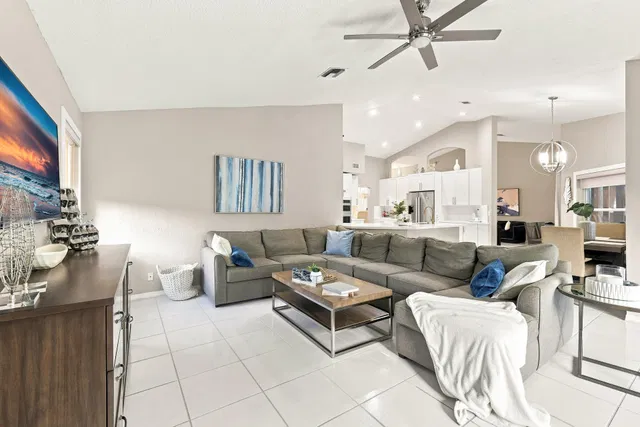  Residence photo 23
