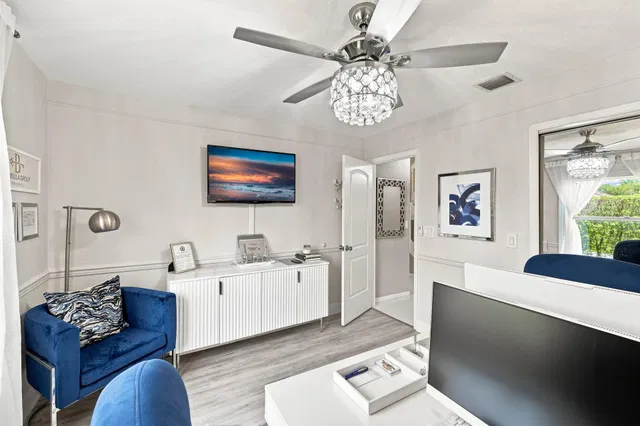  Residence photo 36