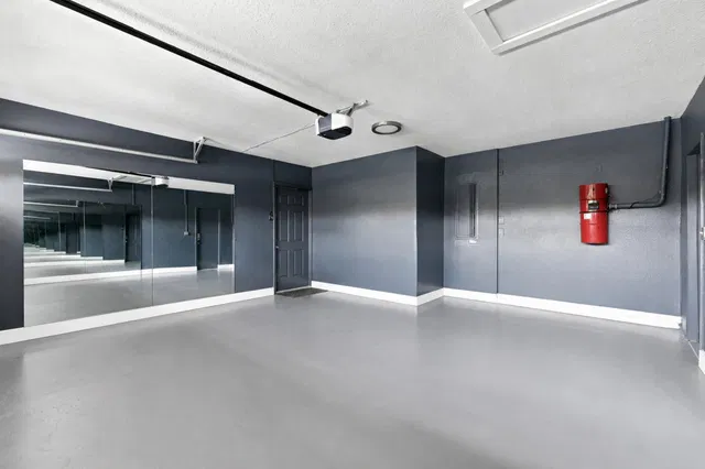  Residence photo 51