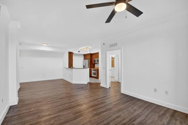 Renaissance Commons I Unit 2407 photo 7