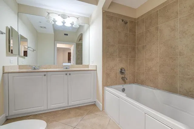 Renaissance Commons I Unit 2407 photo 9