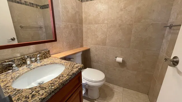 Unit 166 photo 9