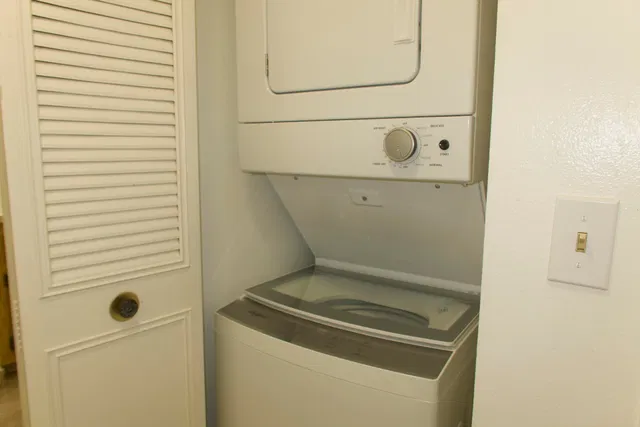  Unit D2 photo 34