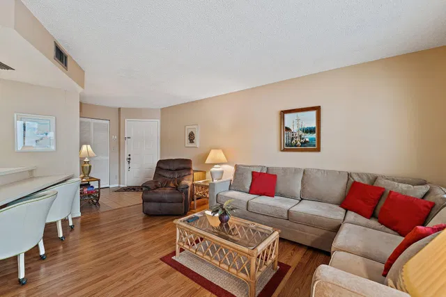  Unit B104 photo 6