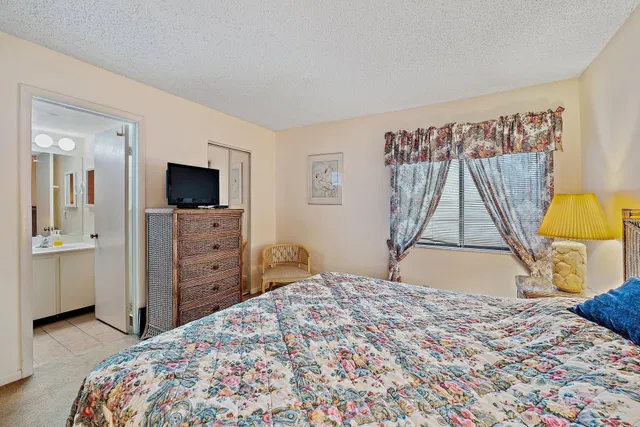  Unit B104 photo 17