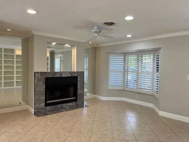Residence photo 16