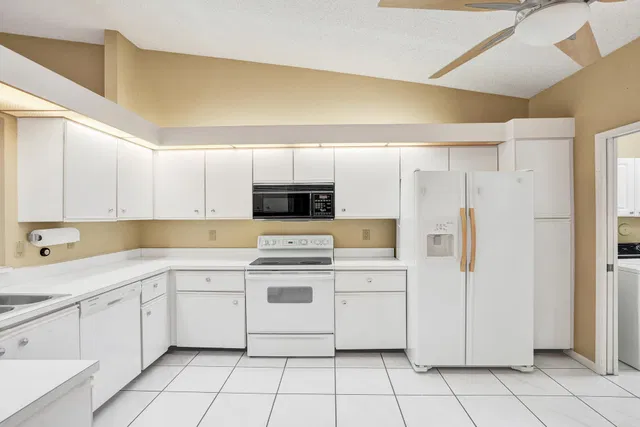 Residence photo 9