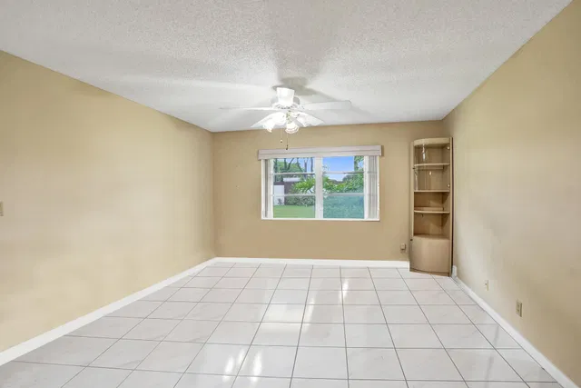 Residence photo 15