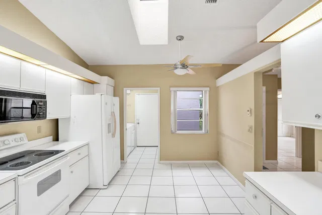 Residence photo 16