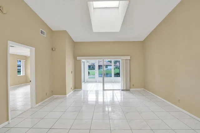 Residence photo 18