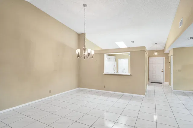 Residence photo 19