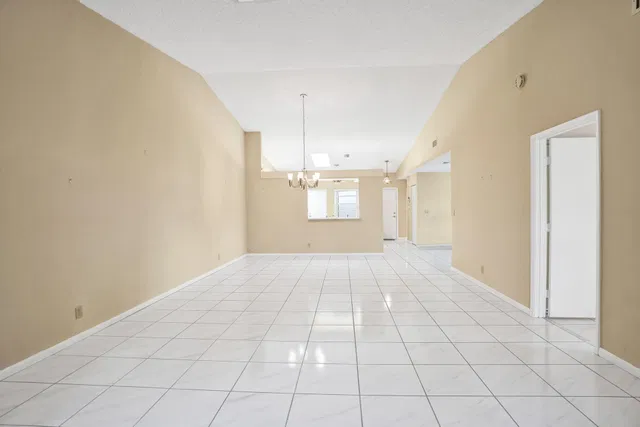 Residence photo 20