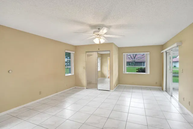 Residence photo 24