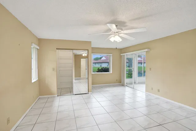 Residence photo 25