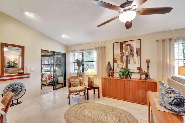Residence photo 20
