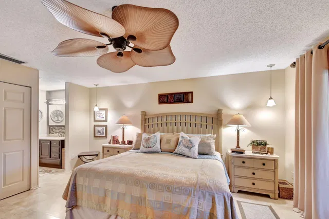 Residence photo 24