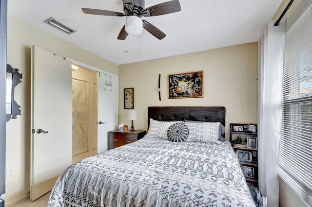 Residence photo 30