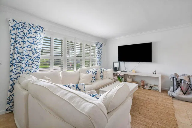 SoSo West Palm Beach Residence photo 4